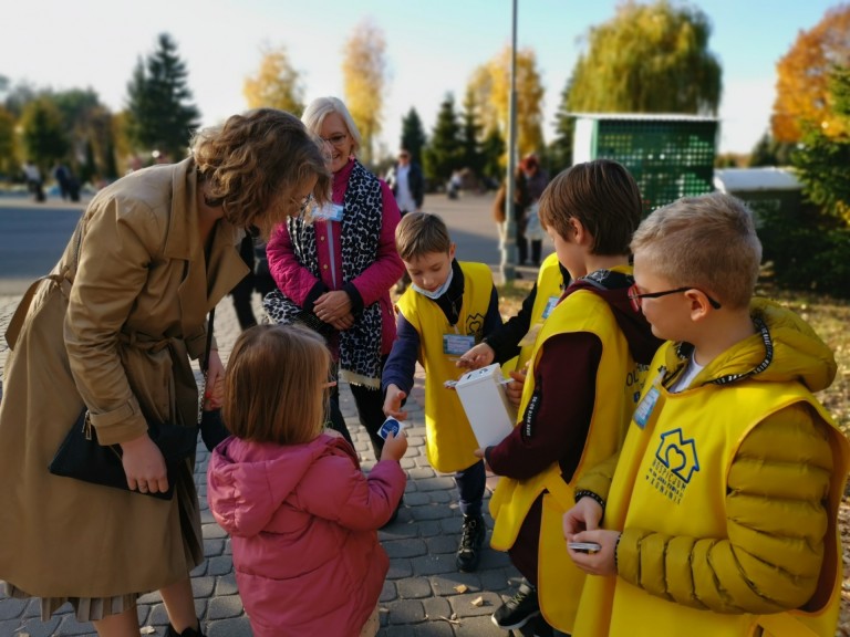 Światło dla hospicjum. Pierwsza taka kwesta na konińskim cmentarzu