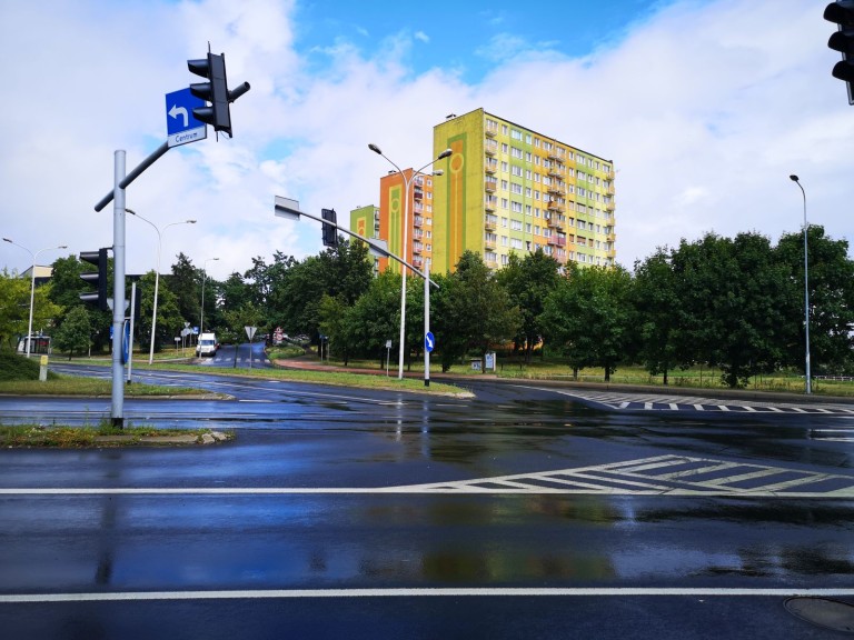 Lokalizację wieżowców na malowniczej skarpie wskazał Edward Gierek