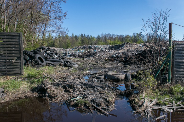 Firma składująca odpady przy ul. Marantowskiej zarejestrowana jest… w mieszkaniu