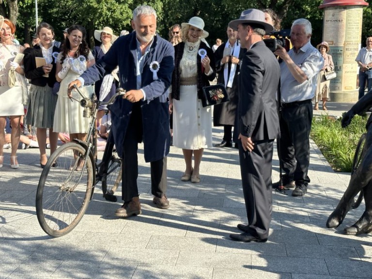 Czesław Freudenreich. Od fabryki fajansu do pomnika ławeczki