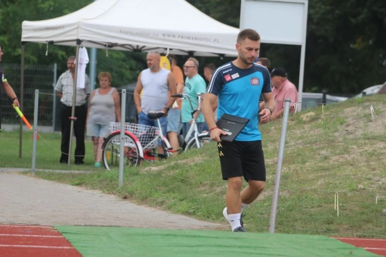 Pierwsze punkty Polonii Golina. Kolejna porażka SKP Słupca