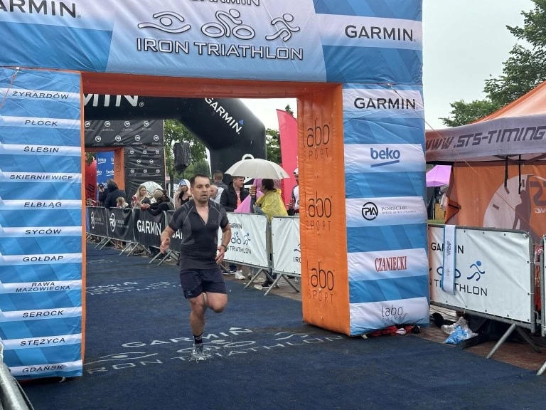 Sportowe zmagania w Ślesinie. Deszcz nie zatrzymał Garmin Iron Triathlon