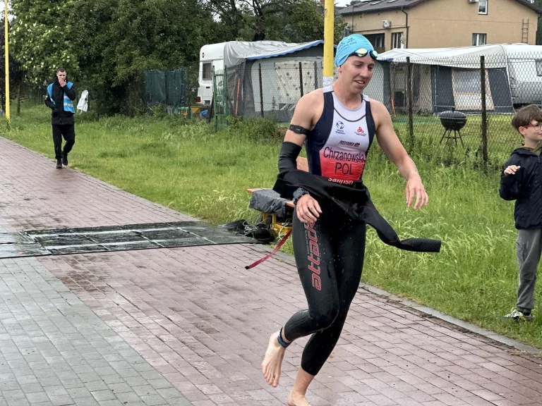 Sportowe zmagania w Ślesinie. Deszcz nie zatrzymał Garmin Iron Triathlon