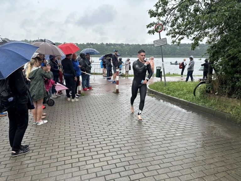 Sportowe zmagania w Ślesinie. Deszcz nie zatrzymał Garmin Iron Triathlon