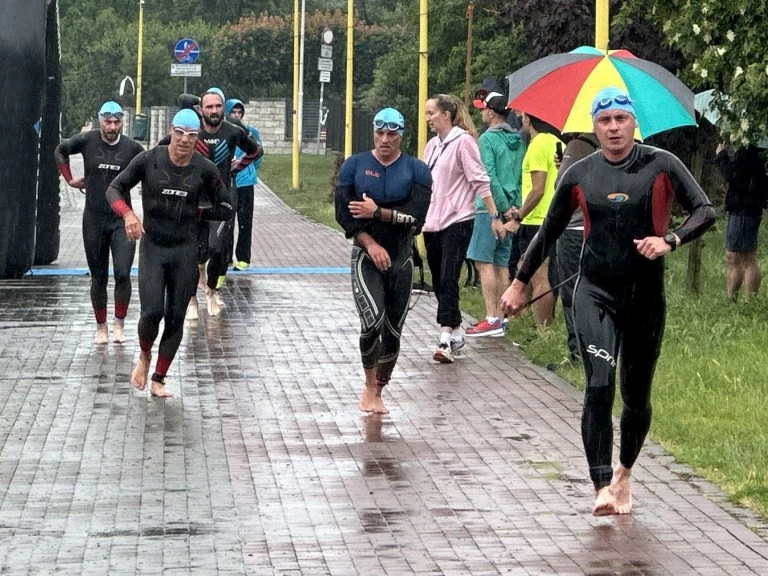 Sportowe zmagania w Ślesinie. Deszcz nie zatrzymał Garmin Iron Triathlon