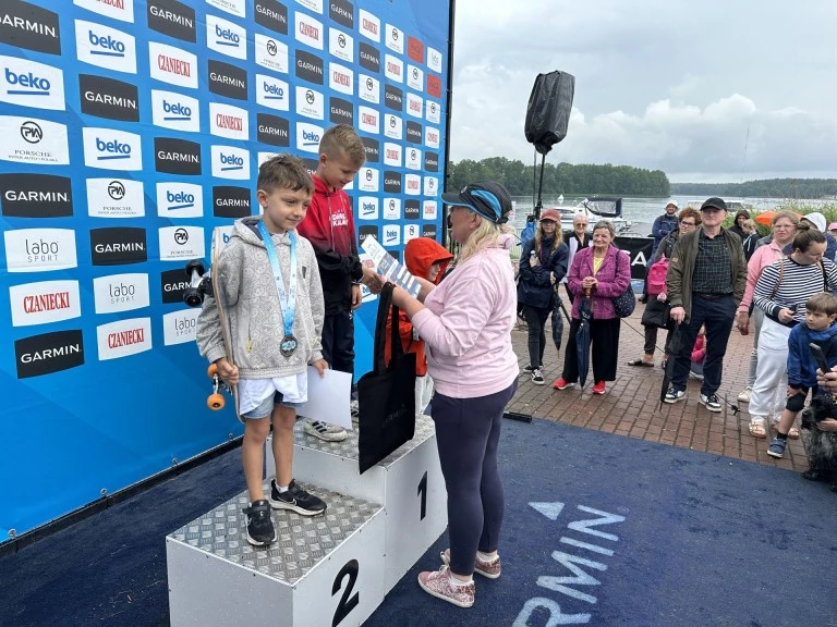 Sportowe zmagania w Ślesinie. Deszcz nie zatrzymał Garmin Iron Triathlon