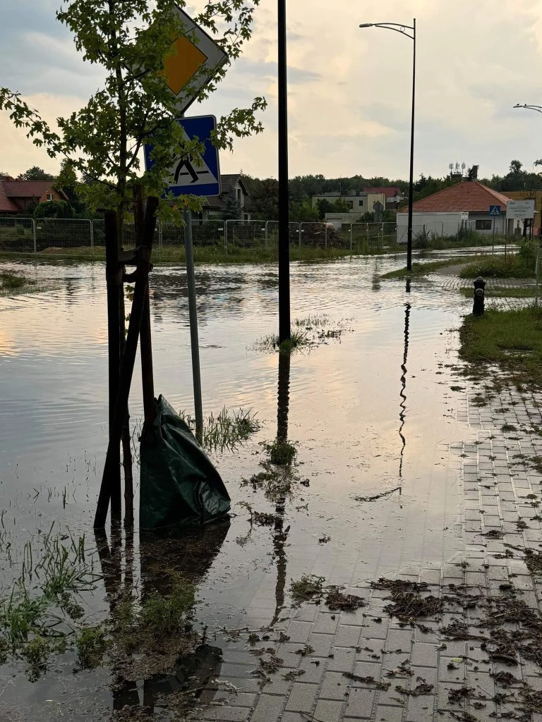 Klimatyczne wyzwania. Podtopienia na ulicach Konina