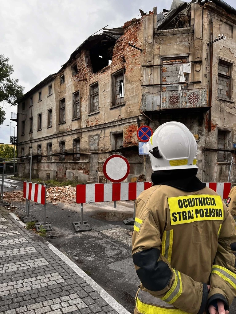 Zagrożenie na Staszica. Kamienica Esse nie wytrzymała ulewy