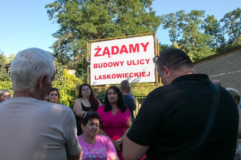 Laskówiec. Mają dość. Od kilkudziesięciu lat walczą o budowę ulicy