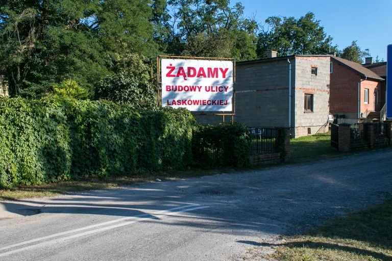 Laskówiec. Mają dość. Od kilkudziesięciu lat walczą o budowę ulicy