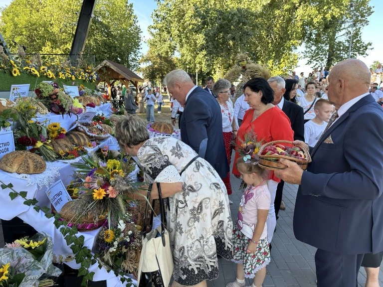 Święto Plonów w Kramsku: Tradycje, muzyka i wybór najpiękniejszego wieńca