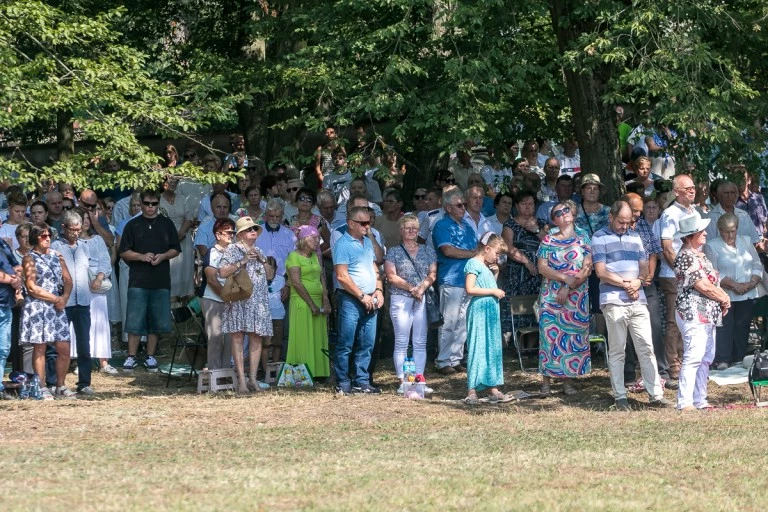 Furta klasztoru otwarta. Tłumy na odpuście u kamedułów w Bieniszewie