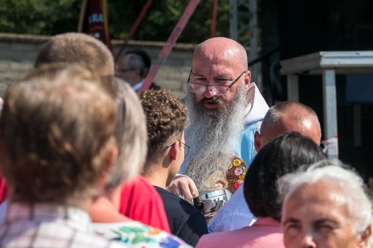 Furta klasztoru otwarta. Tłumy na odpuście u kamedułów w Bieniszewie