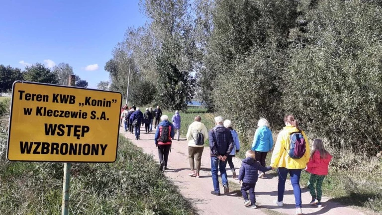 40 OdSłoń Gosława. Turyści wędrowali śladami słonia leśnego