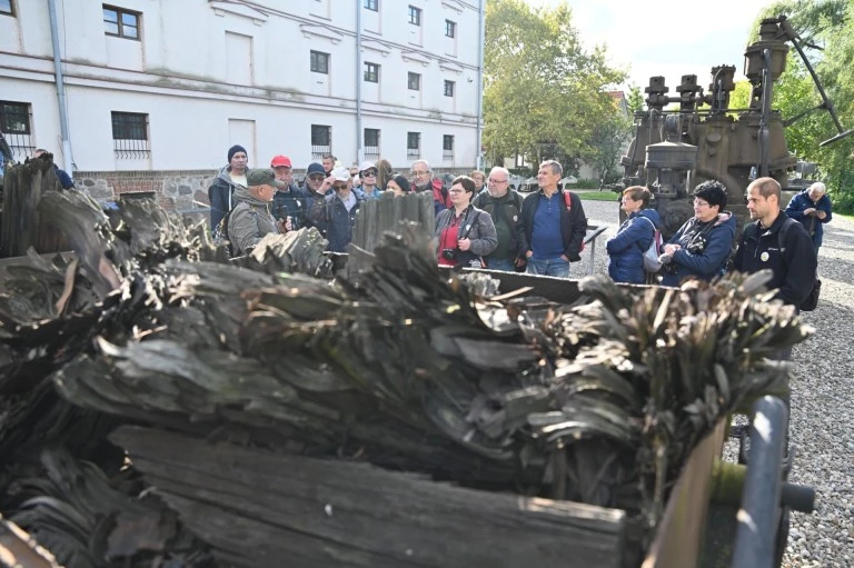 40 OdSłoń Gosława. Turyści wędrowali śladami słonia leśnego