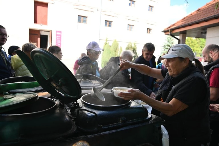 40 OdSłoń Gosława. Turyści wędrowali śladami słonia leśnego