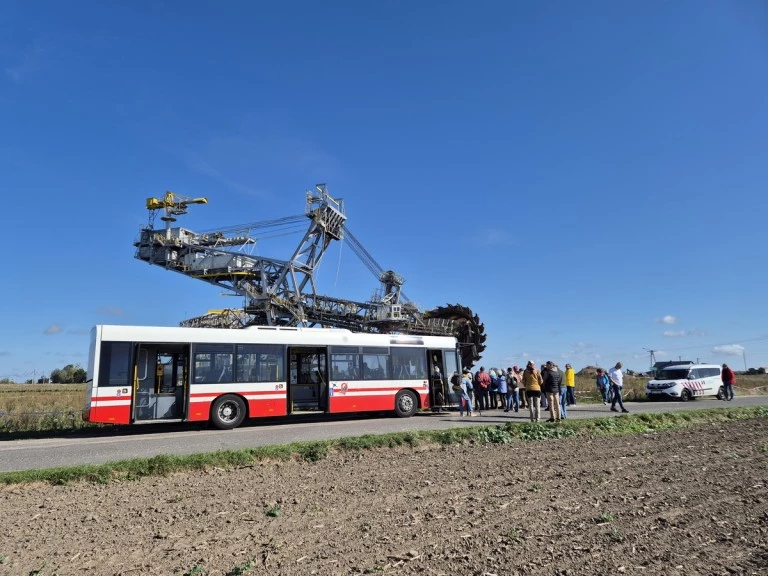 40 OdSłoń Gosława. Turyści wędrowali śladami słonia leśnego