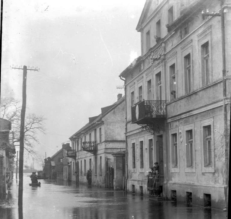 Za dowcip o martwym dziecku zostali skazani na grzywnę