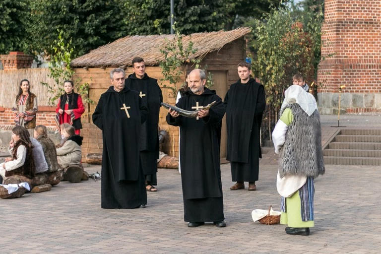 Kazimierz Biskupi. Mieszkańcy odegrali historię Pięciu Braci Męczenników