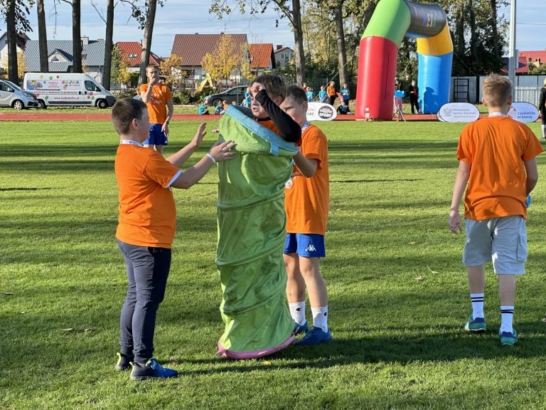 Z podwórka na bieżnię. Promowali aktywność fizyczną wśród dzieci