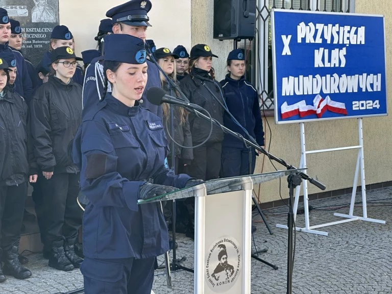 Uczą szacunku do munduru. Ślubowanie w Zespole Szkół CKU w Koninie