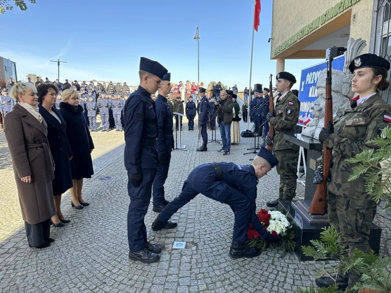 Uczą szacunku do munduru. Ślubowanie w Zespole Szkół CKU w Koninie