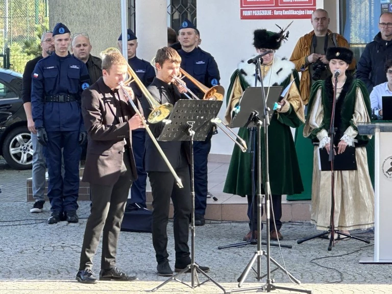 Uczą szacunku do munduru. Ślubowanie w Zespole Szkół CKU w Koninie