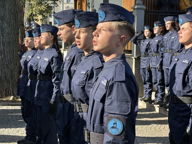 Uczą szacunku do munduru. Ślubowanie w Zespole Szkół CKU w Koninie