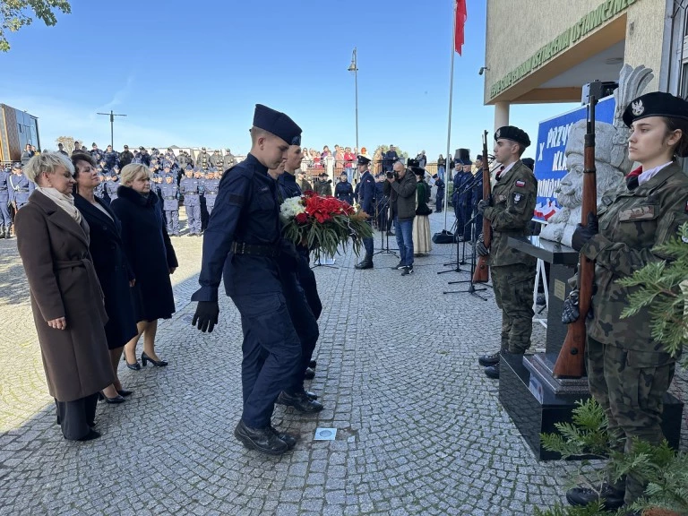 Uczą szacunku do munduru. Ślubowanie w Zespole Szkół CKU w Koninie