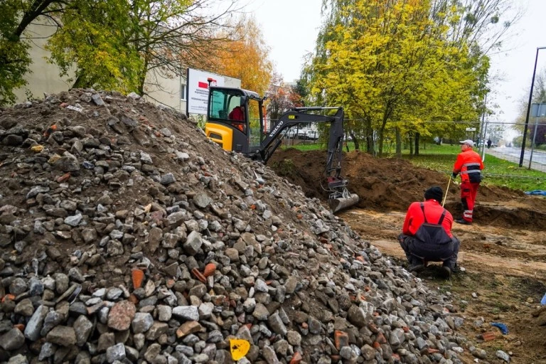 Ruszyła przebudowa boisk przy III LO. Będą gotowe w przyszłym roku