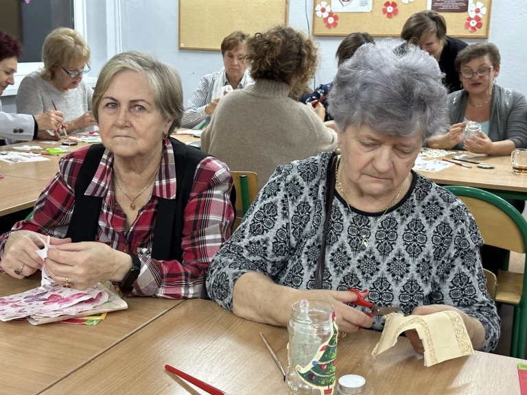 Międzypokoleniowe spotkania w szkole. Warsztaty dla seniorów