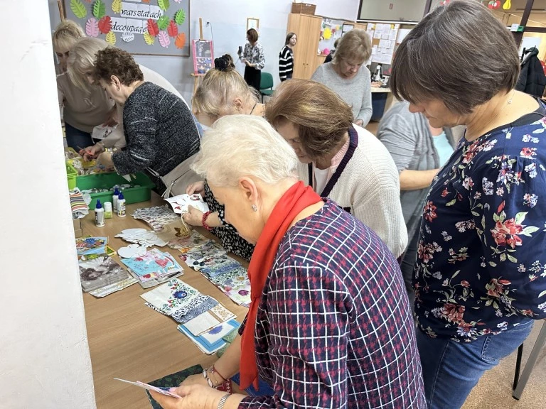 Międzypokoleniowe spotkania w szkole. Warsztaty dla seniorów