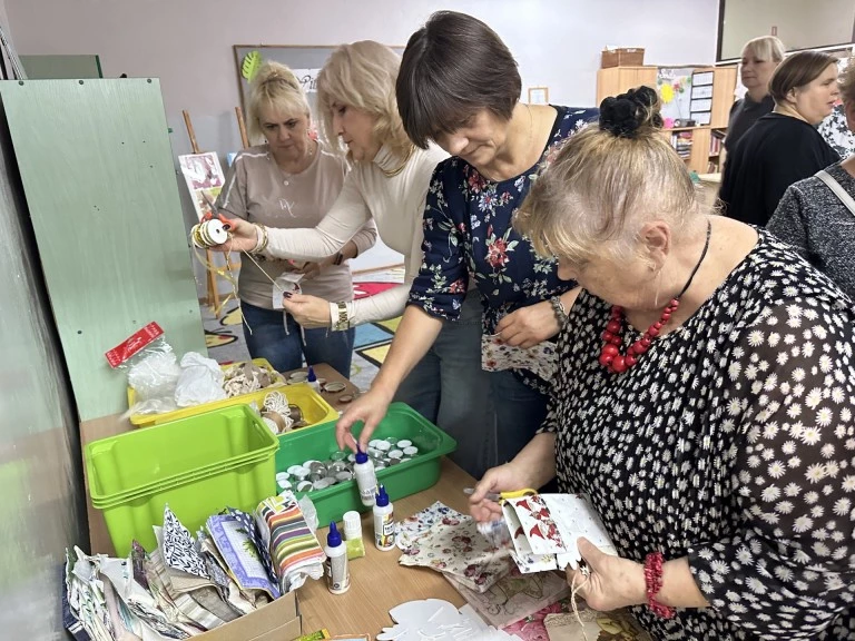 Międzypokoleniowe spotkania w szkole. Warsztaty dla seniorów