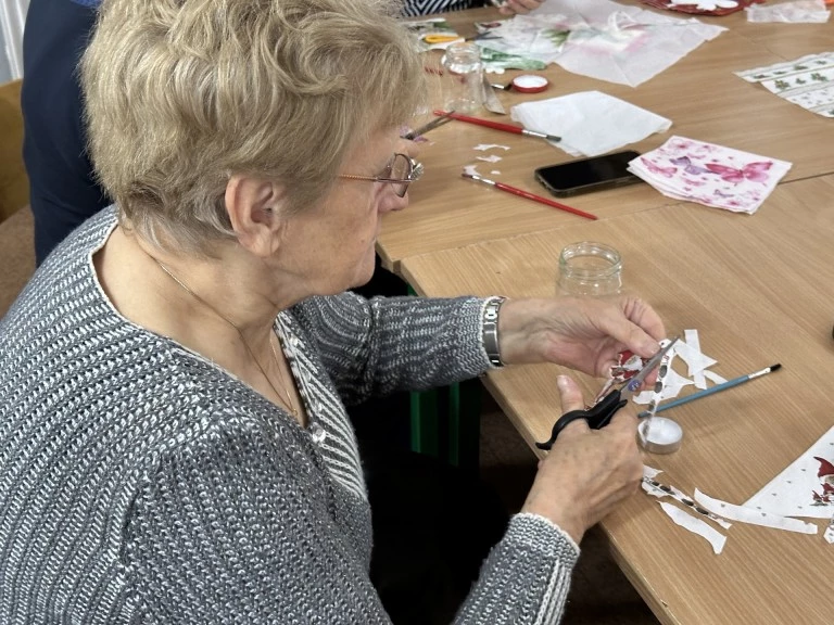 Międzypokoleniowe spotkania w szkole. Warsztaty dla seniorów