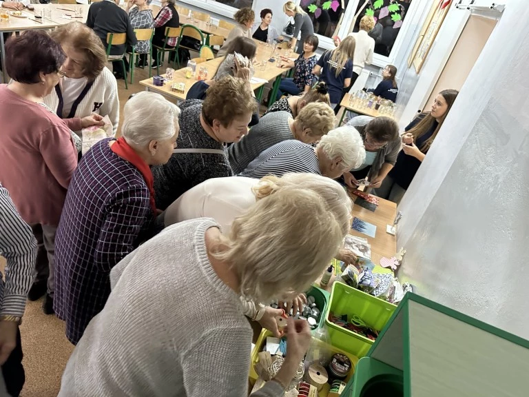 Międzypokoleniowe spotkania w szkole. Warsztaty dla seniorów