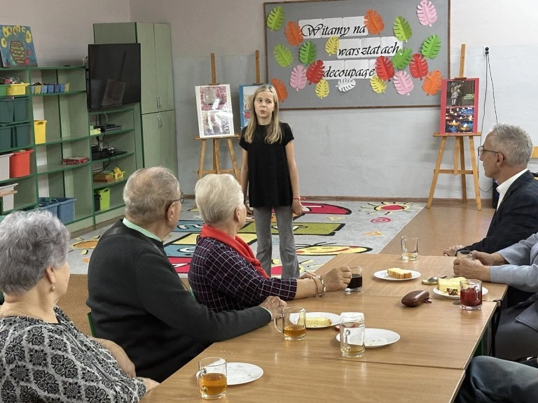 Międzypokoleniowe spotkania w szkole. Warsztaty dla seniorów