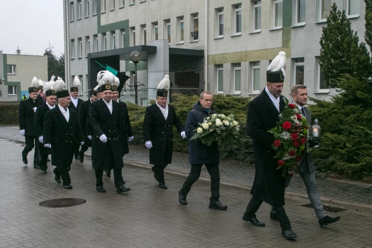 Górnicy oddali hołd swojej patronce. W środę dalszy ciąg Barbórki