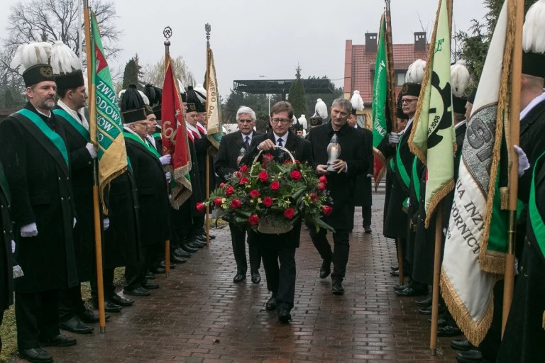 Górnicy oddali hołd swojej patronce. W środę dalszy ciąg Barbórki