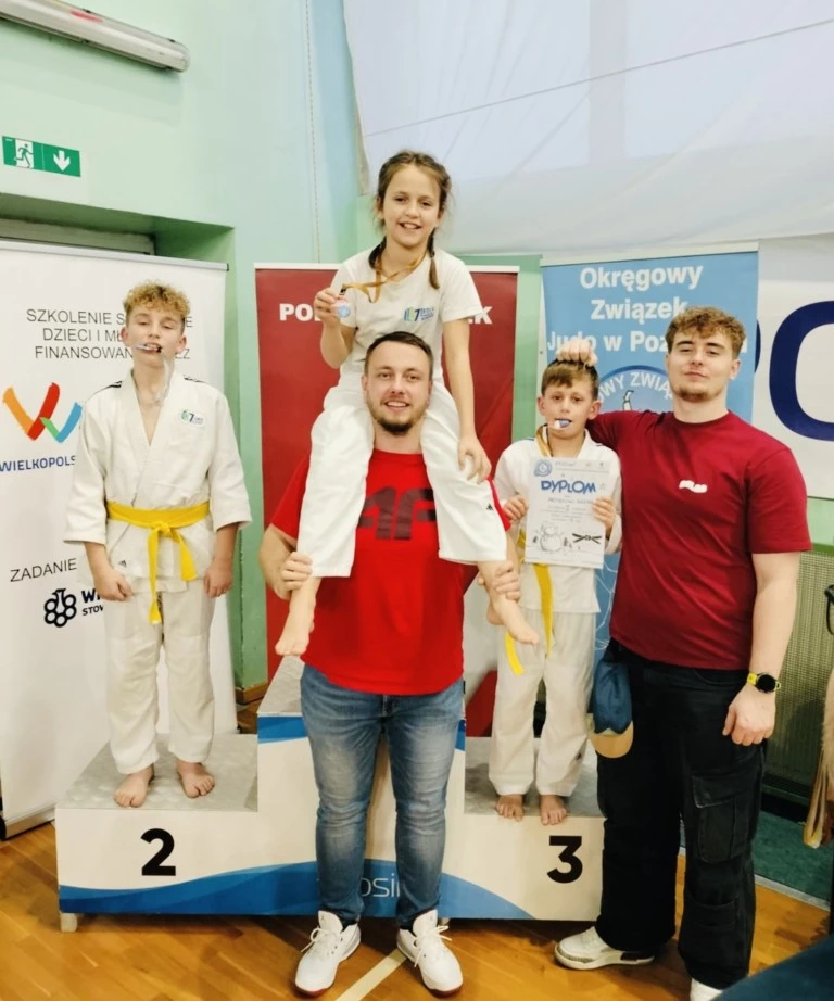 Złote medale dla UKS Judo Tuliszków. Filip Gaj i Fabian Cieślak triumfują w Poznaniu