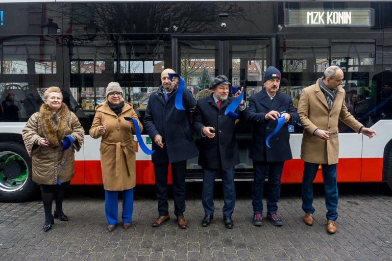 Trzy nowe autobusy na ulicach Konina. Wszystkie jeżdżą na wodór