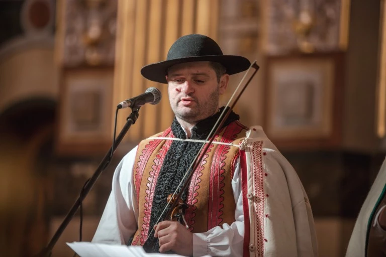 Rodzinne kolędowanie w Licheniu – tradycyjne kolędy i pastorałki góralskie