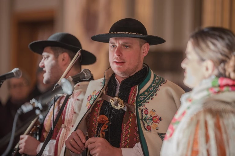 Rodzinne kolędowanie w Licheniu – tradycyjne kolędy i pastorałki góralskie