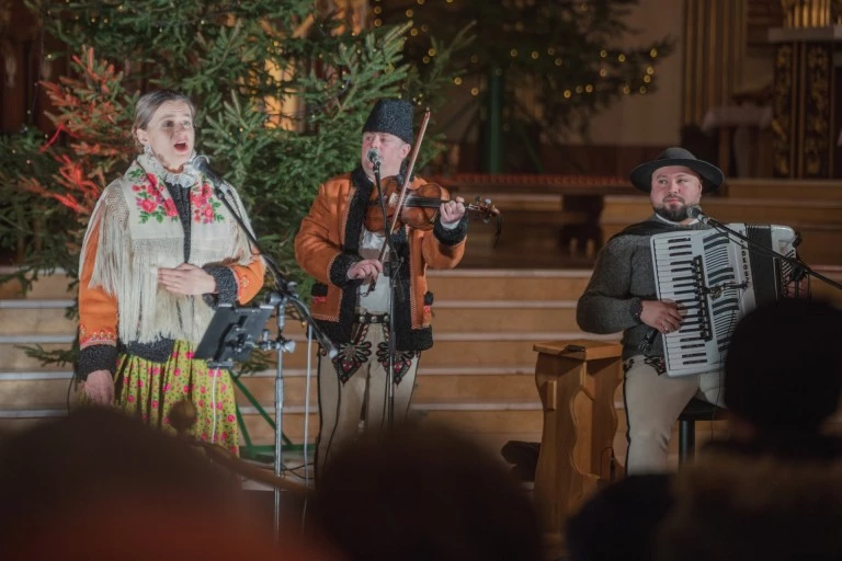 Rodzinne kolędowanie w Licheniu – tradycyjne kolędy i pastorałki góralskie