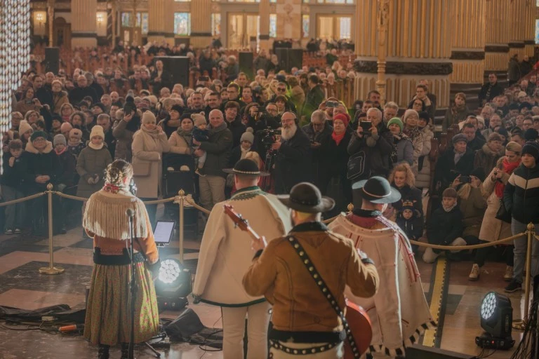 Rodzinne kolędowanie w Licheniu – tradycyjne kolędy i pastorałki góralskie