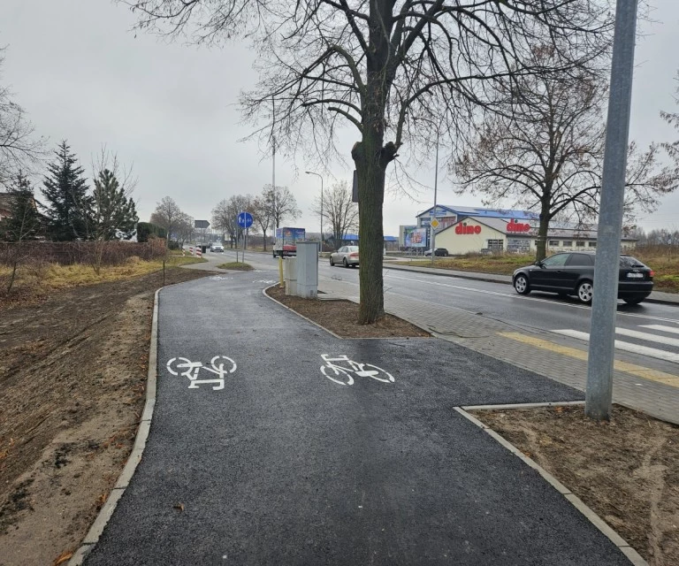 KBO. Nowy chodnik i droga rowerowa przy ul. Jana Pawła II