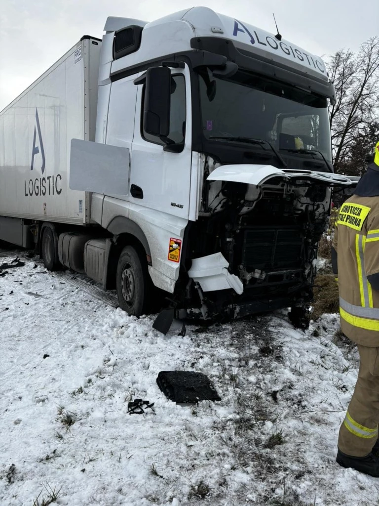 Tragiczny wypadek w Przedczu. Dwie osoby zginęły na miejscu