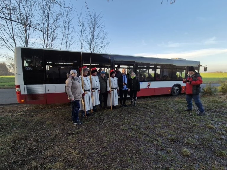 Ruszyli śladami powstania styczniowego. Na trasie spotkali… kosynierów