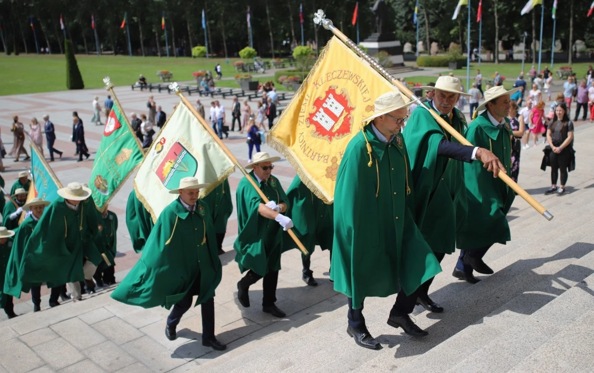 Regionalny Dzień Pszczelarza w Licheniu: kiermasz, msza święta i część artystyczna