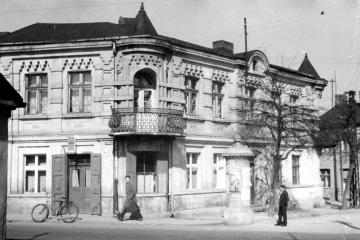 Kamienica Ryczków wciąż stoi na rozwidleniu dróg