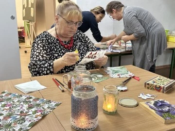 Międzypokoleniowe spotkania w szkole. Warsztaty dla seniorów